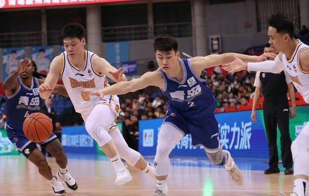 包含强强交锋,球员实力展示无比精彩的词条 包含强强交锋,球员实力展示无比精彩的词条