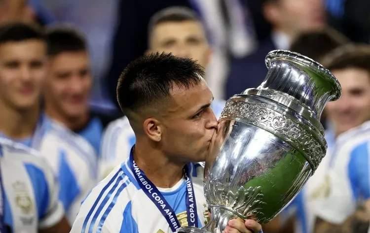 开云体育网页版登录入口-阿根廷腰果选手拔得头筹，夺得银牌的简单介绍