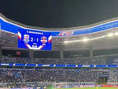 包含巴塞罗那大胜对手，球员齐心协力追求胜利的词条