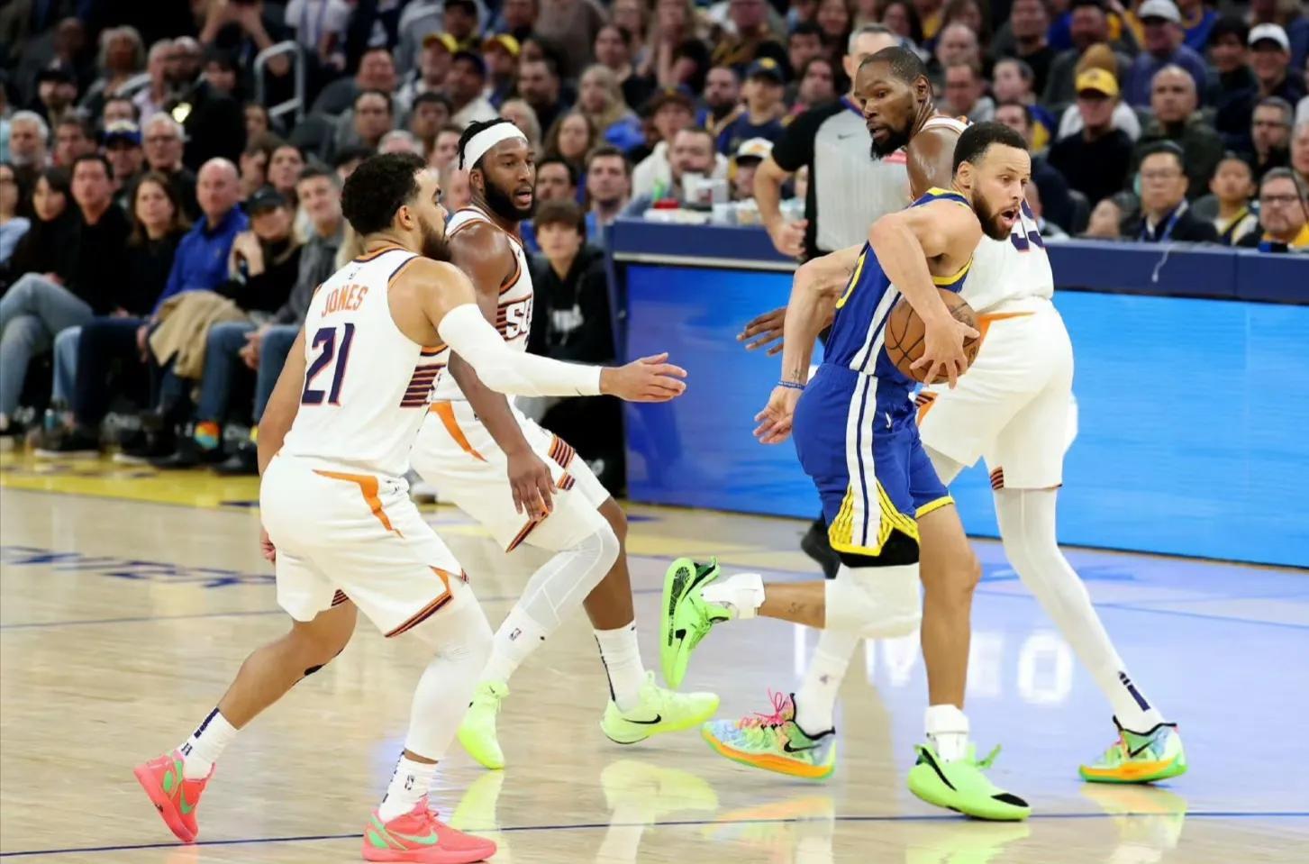 开云体育app下载-球场上的热血对决，胜利的喜悦令人陶醉