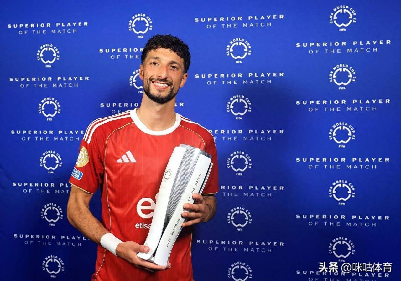 巴勒斯坦选手勤奋拼搏最终成功领奖 巴勒斯坦选手勤奋拼搏最终成功领奖