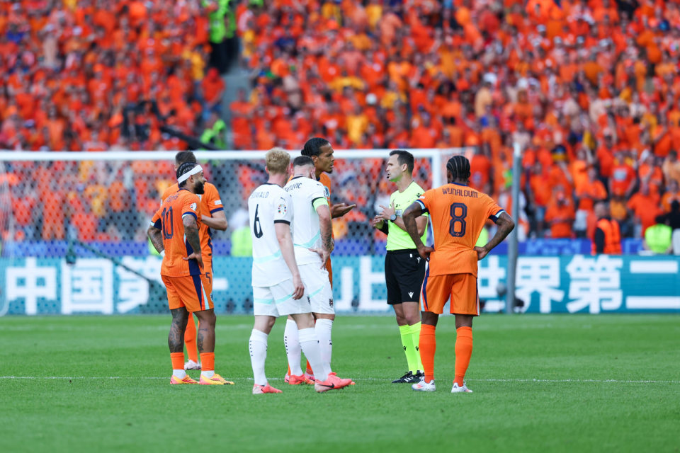 开云体育官网入口-关于荷兰队险胜奥地利队，积分榜上升至前列的信息