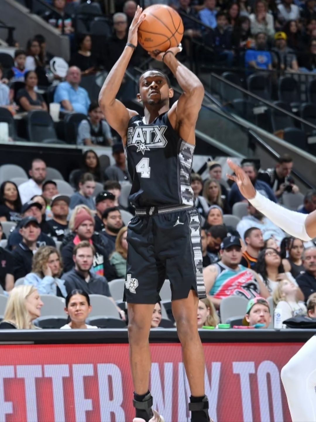 马刺主场力克热火!白边三分球不中难救主的简单介绍 马刺主场力克热火!白边三分球不中难救主的简单介绍