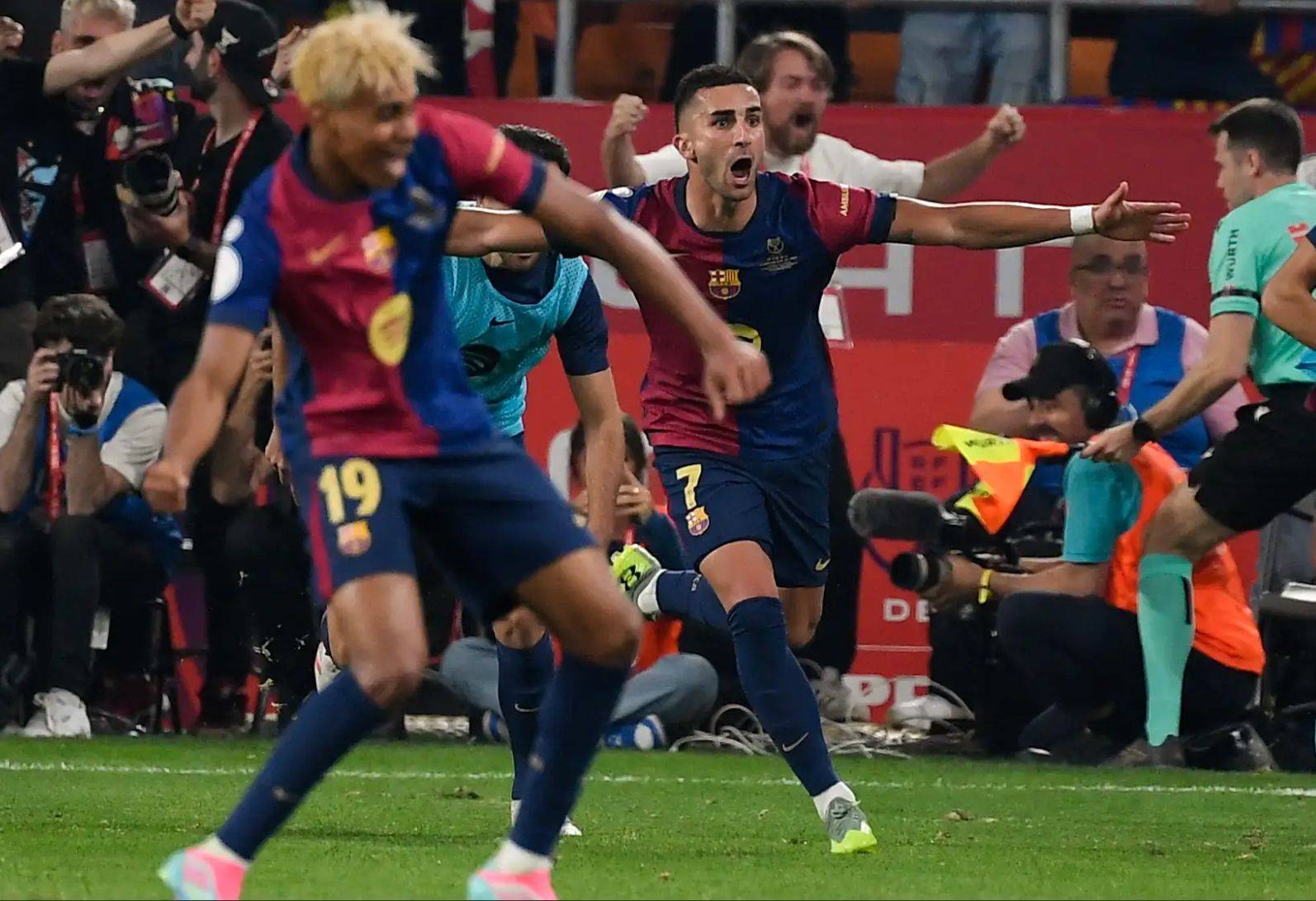 开云体育亚洲官网-包含巴塞罗那客场绝杀，轻松晋级淘汰赛的词条