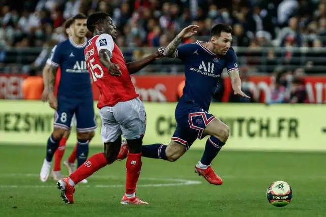 开云体育官网-关于斯图加特客场不敌门兴格拉德巴赫，遭遇连败的信息