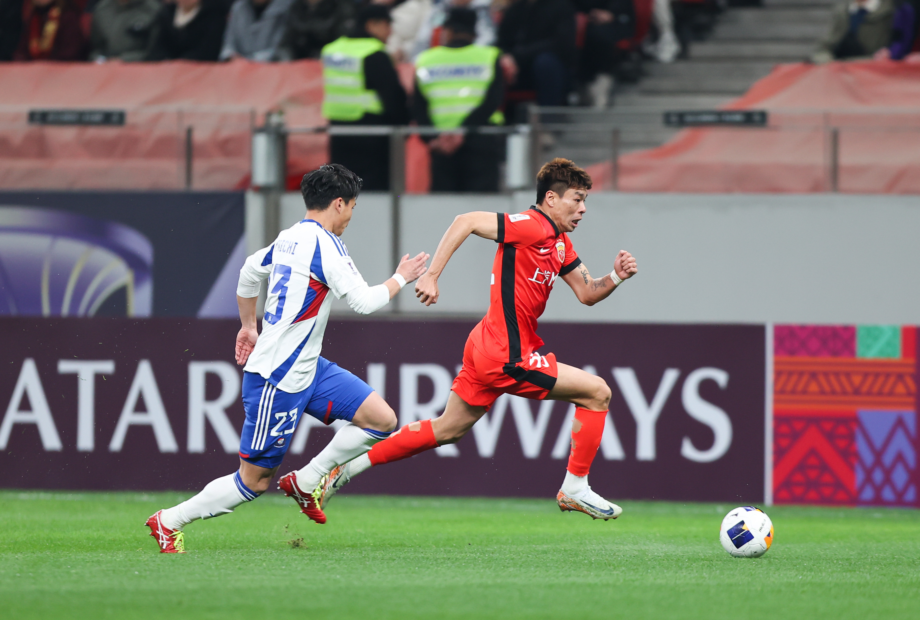 东南亚篮球选手奋勇争夺全国联赛冠军 东南亚篮球选手奋勇争夺全国联赛冠军